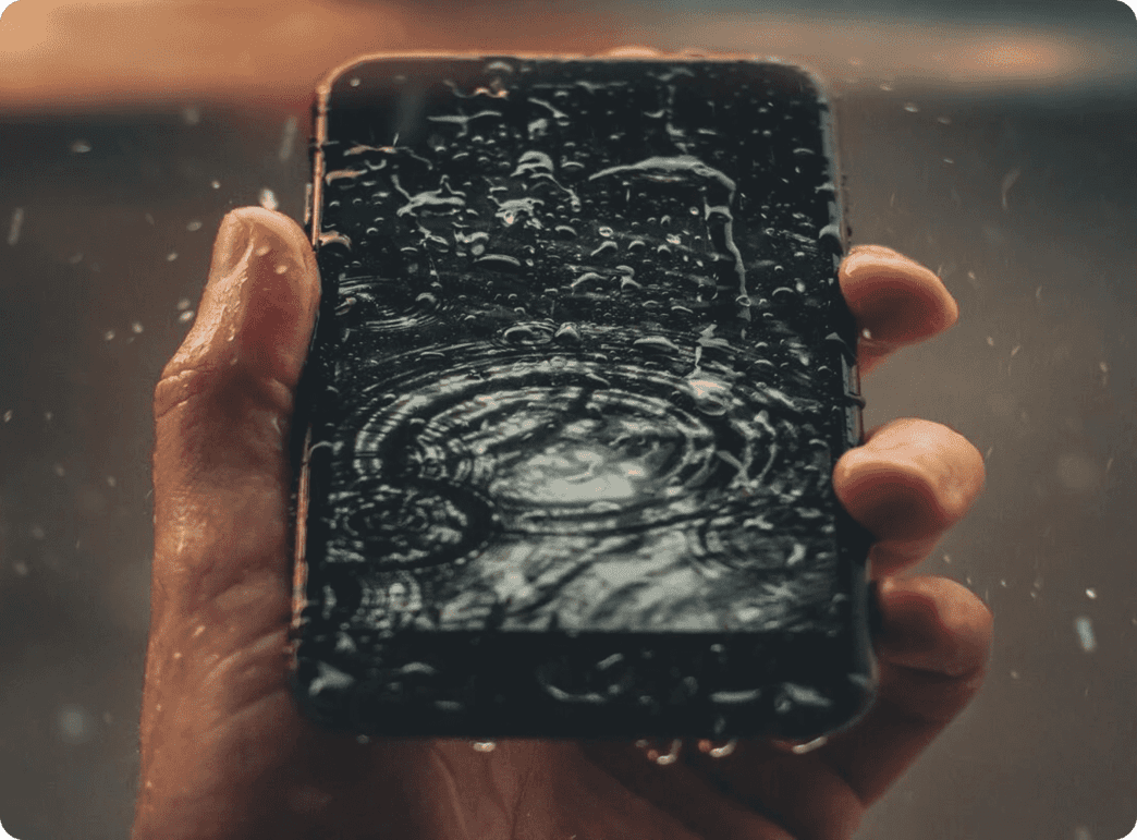 Що робити, якщо телефон впав у воду?